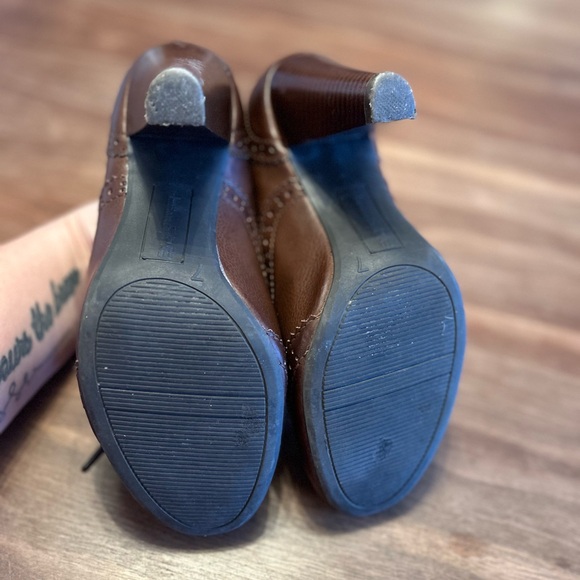 American Eagle Outfitters Brown Lace Up Boots - Picture 4 of 5